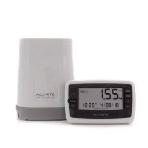 Acurite self-emptying digital rain gauge with wireless display monitor